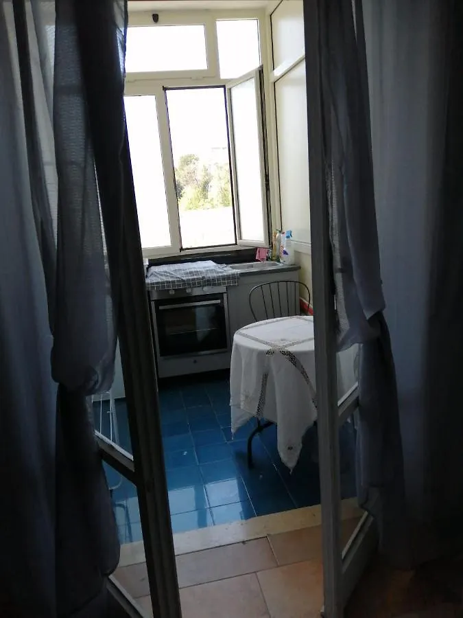 נאפולי Pietravalle House 0*,